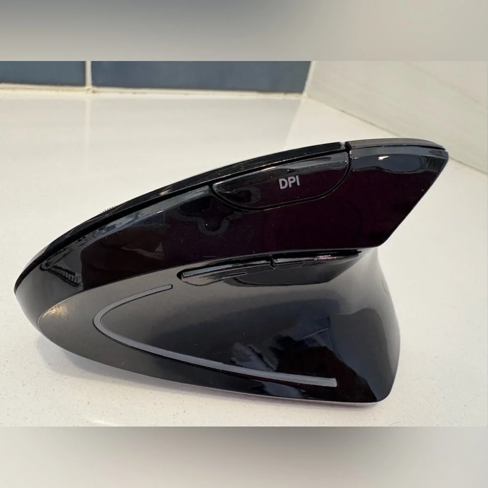 Black Wireless (Rt Hand) Ergonomic Mouse